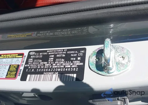 2021 Kia K5 Gt-Line z USA, uszkodzony, nr VIN 5XXG64J20MG046582